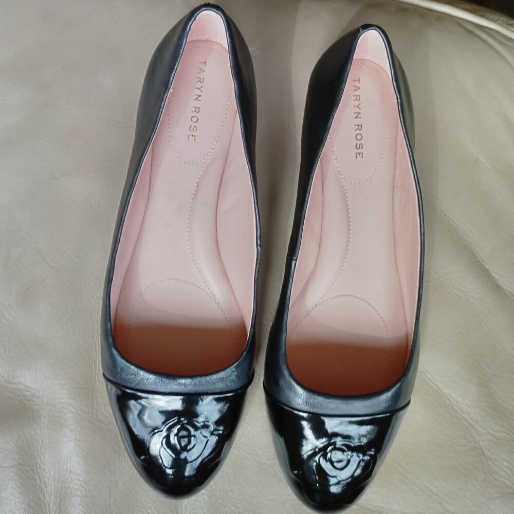 Taryn Rose Rosa Black Ballet Flats with Sculpted Rose toe cap, New 9M